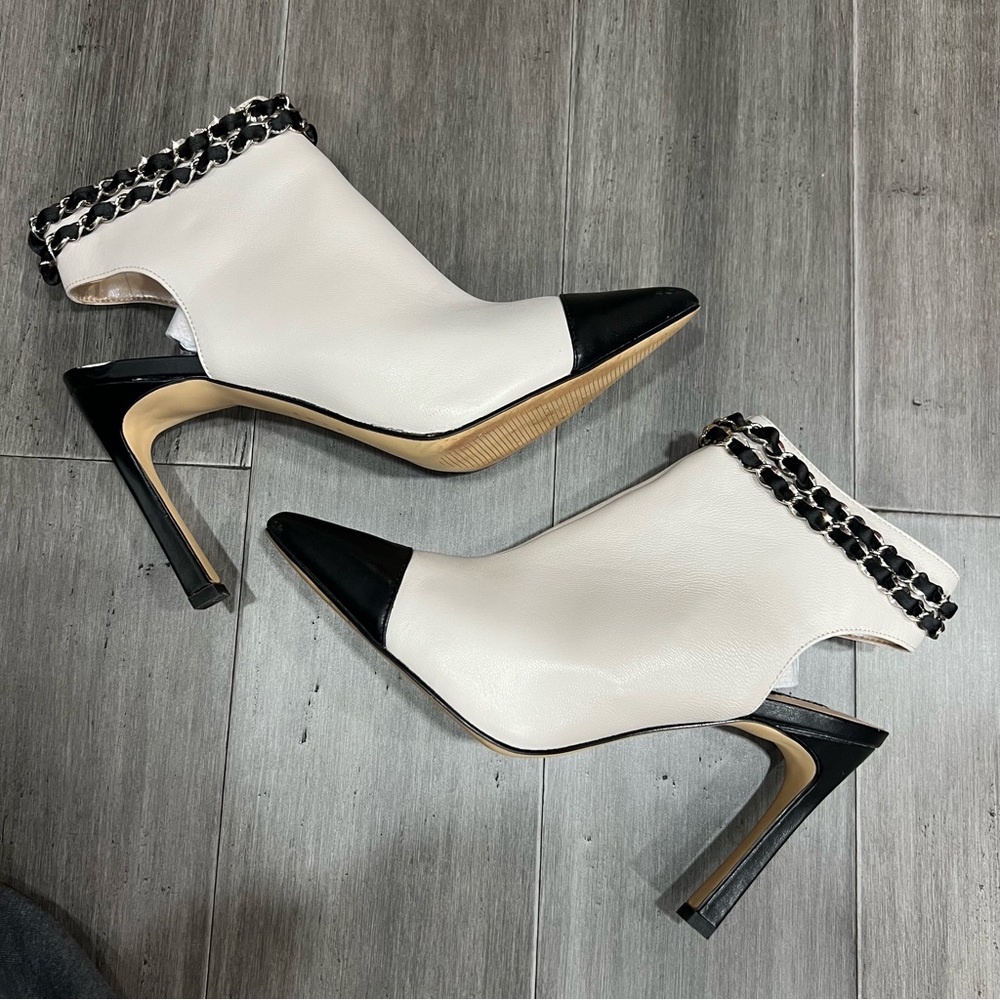 White‎ House Black Market Heels
